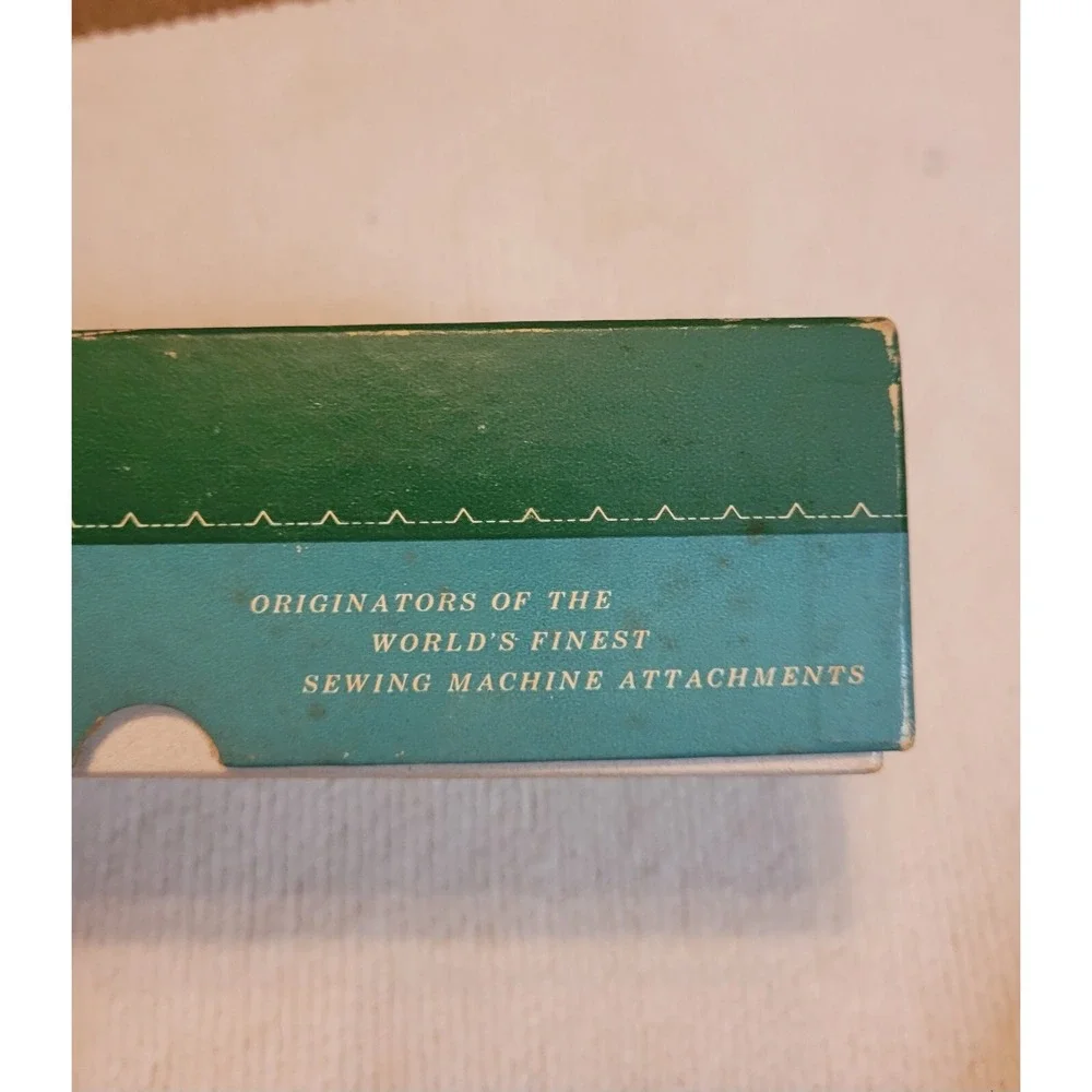 Vintage Greist Buttonholer Automatic Button Holder In Original Box ~ Style #1